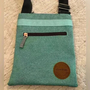 Dankine cross body green/ blue